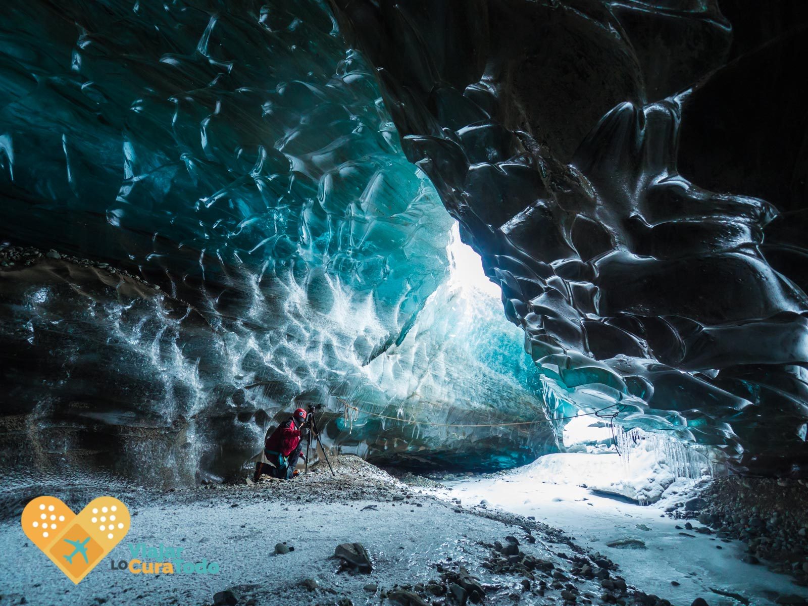 blue iceland ice caves jokulsarlon