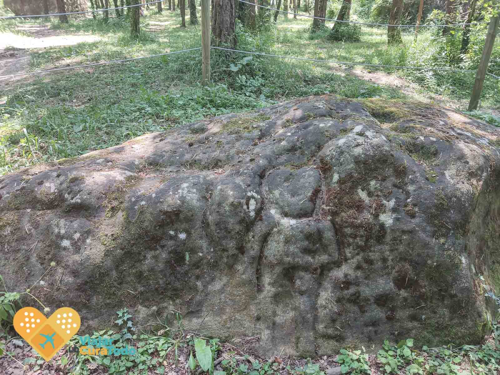Ruta a Sant Feliuet de Savassona y cascada del Todrall pedra de les bruixes Savassona