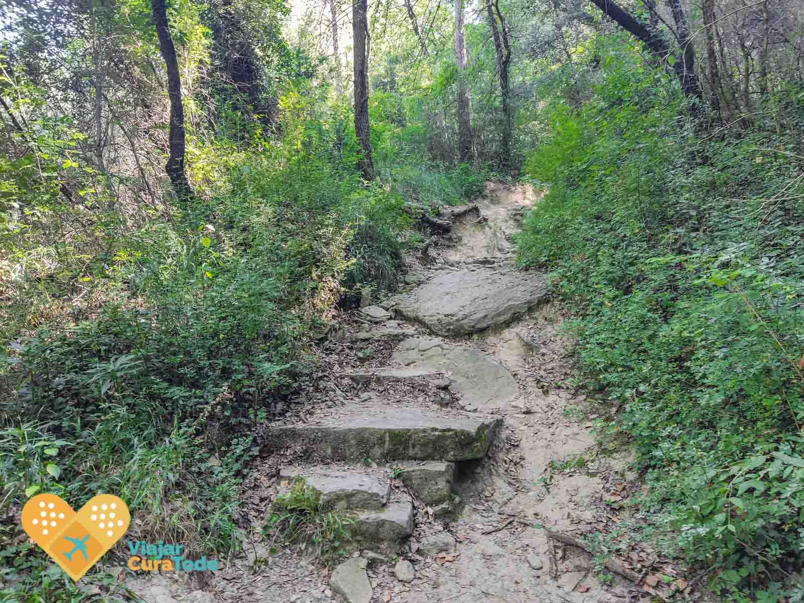 Ruta a Sant Feliuet de Savassona y cascada del Todrall sant feliuet de savassona